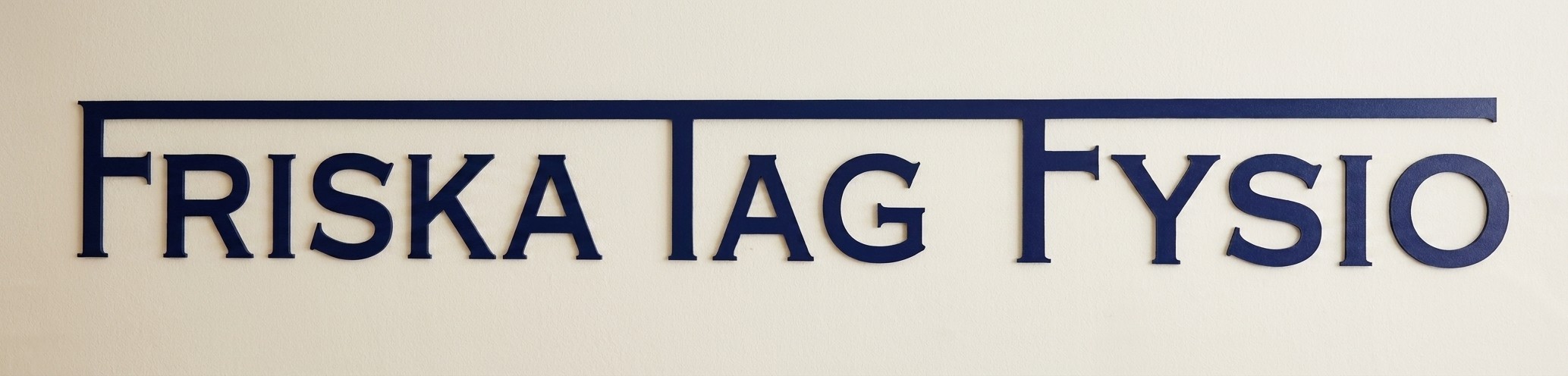 Friska Tag Fysio skylt vid mottagningen på Värtavägen 30
