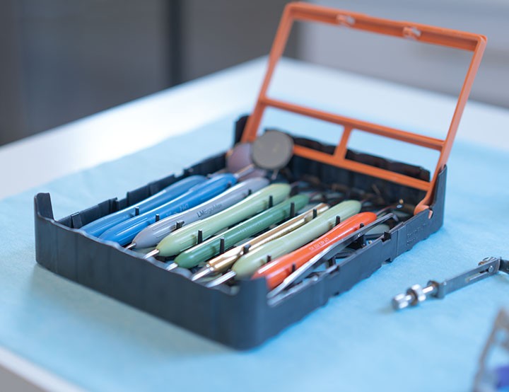 Tandvårdsinstrument på Amini Dental